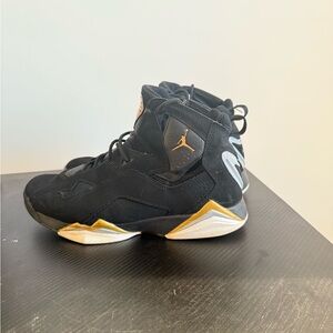 Jordans true light metallic gold